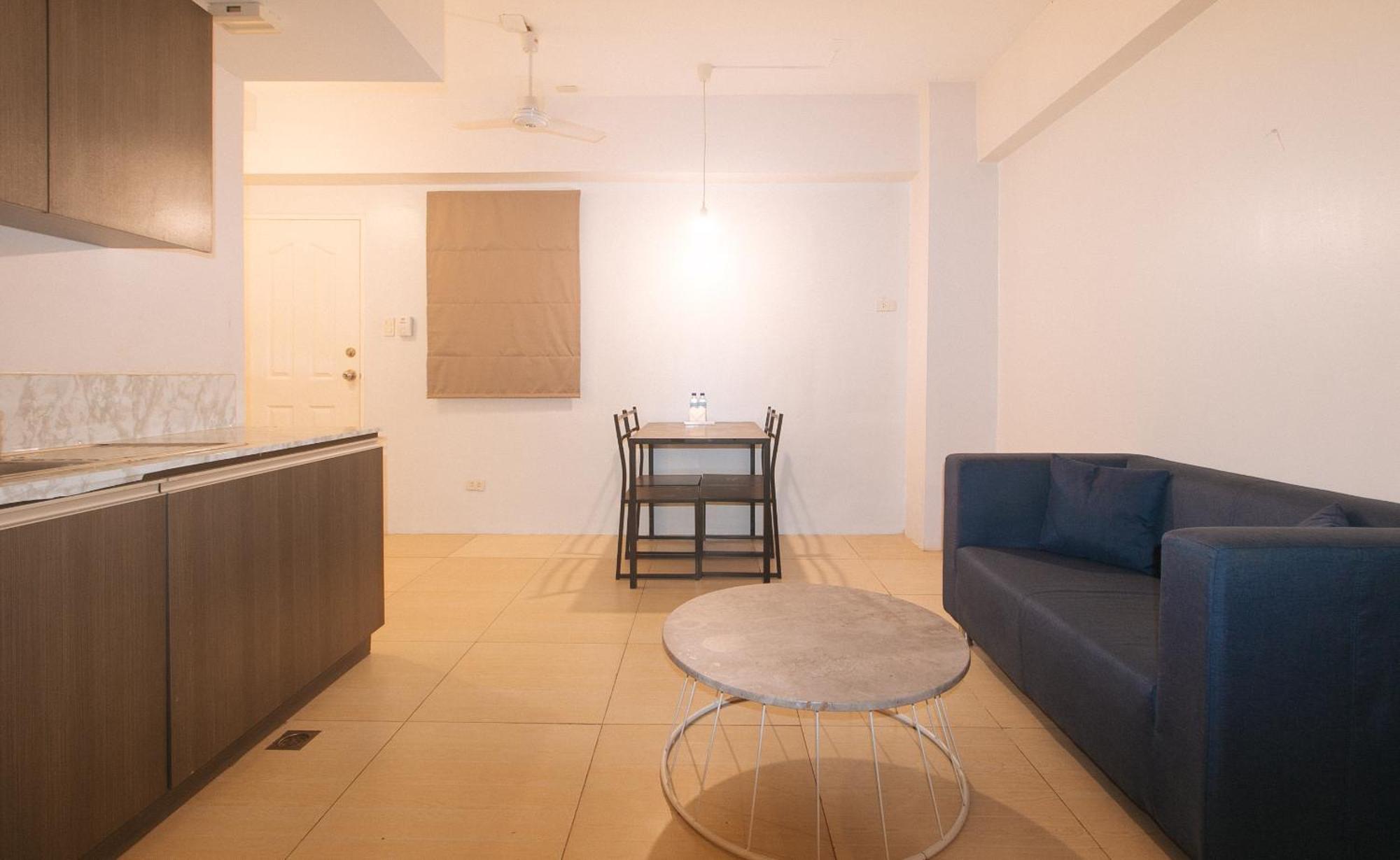 59 Xavierville By Reddoorz Cubao Bagian luar foto