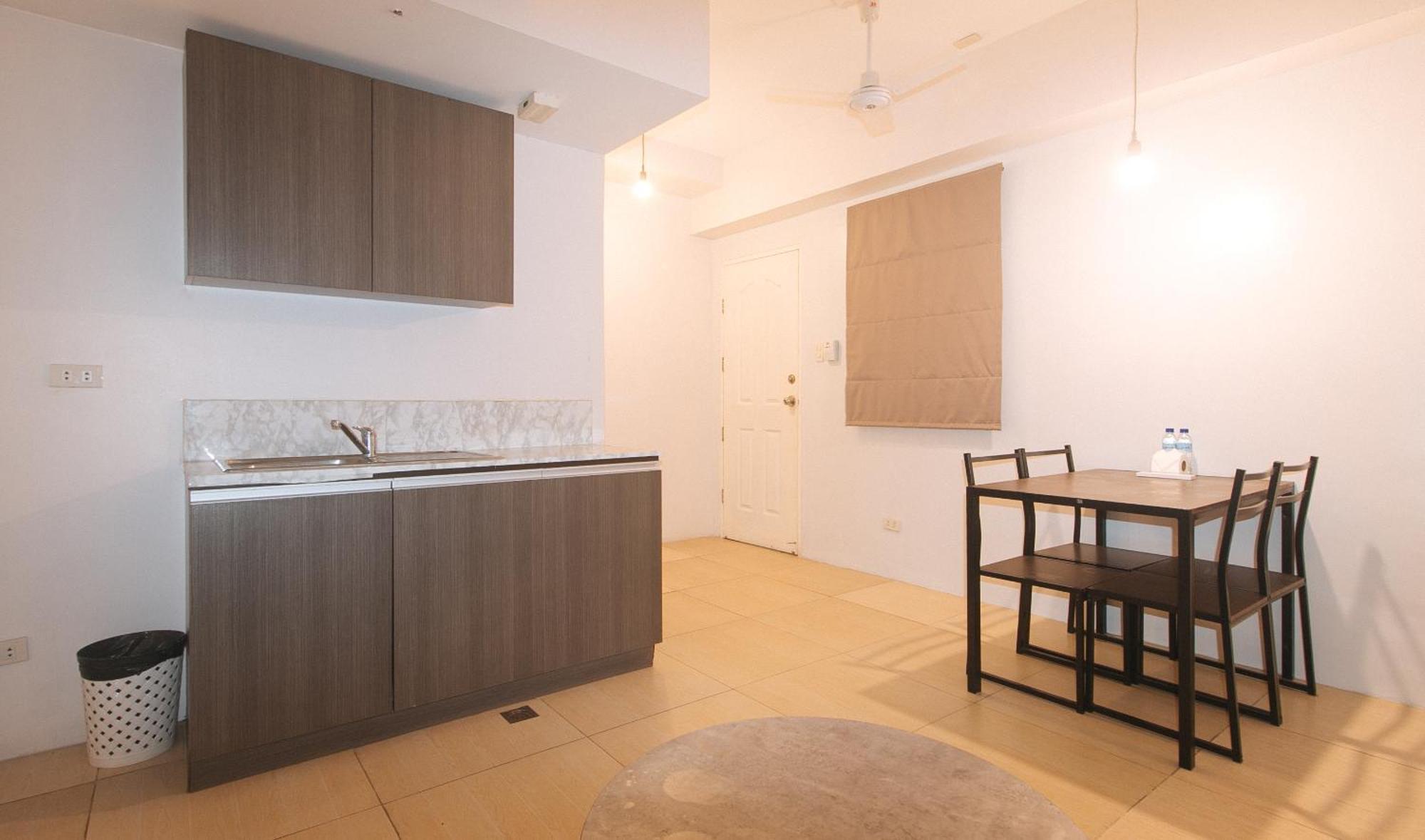 59 Xavierville By Reddoorz Cubao Bagian luar foto