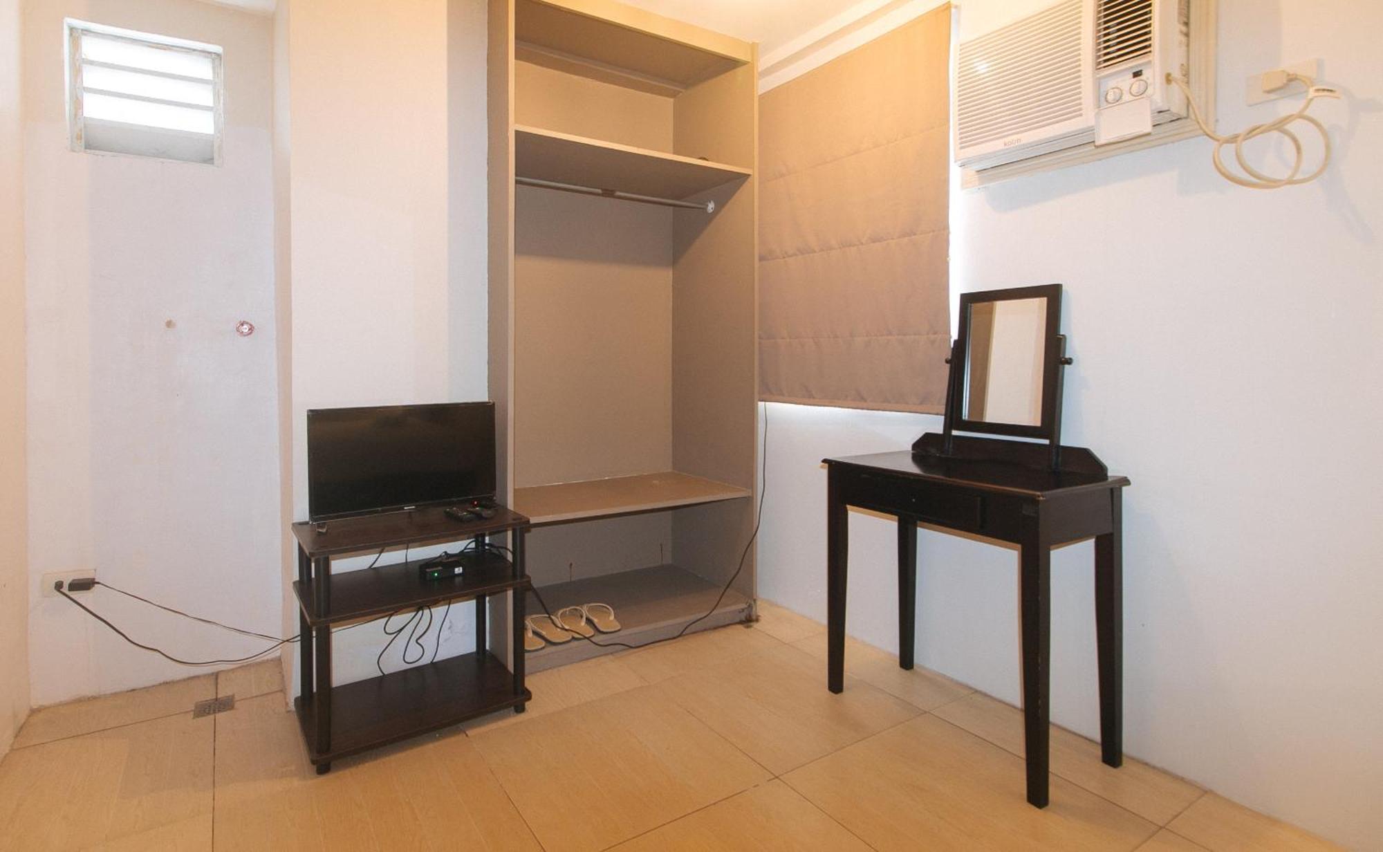 59 Xavierville By Reddoorz Cubao Bagian luar foto