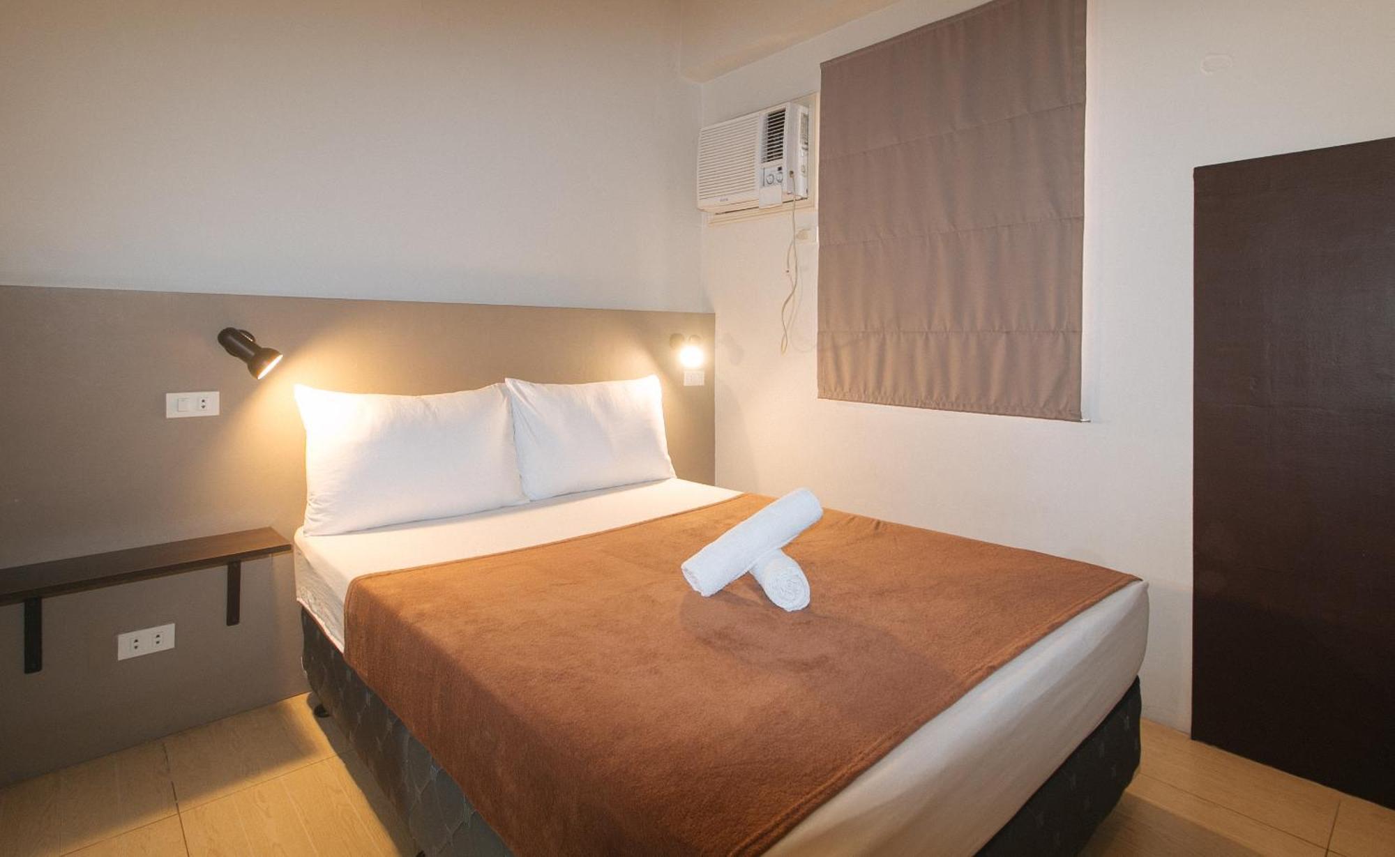59 Xavierville By Reddoorz Cubao Bagian luar foto