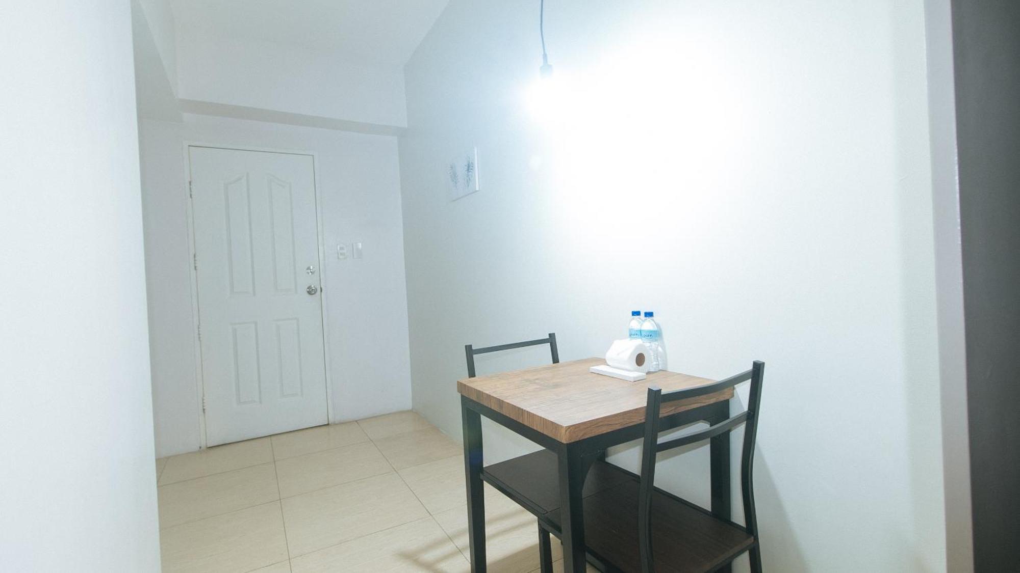 59 Xavierville By Reddoorz Cubao Bagian luar foto
