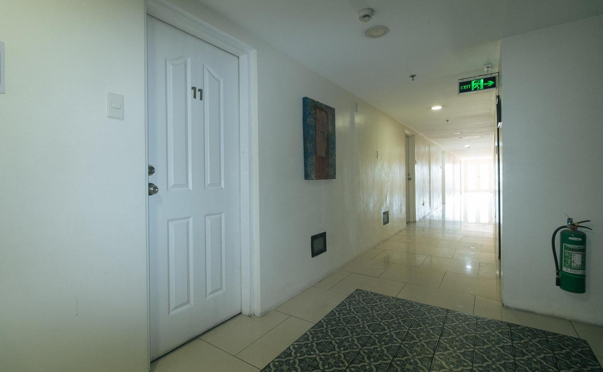 59 Xavierville By Reddoorz Cubao Bagian luar foto