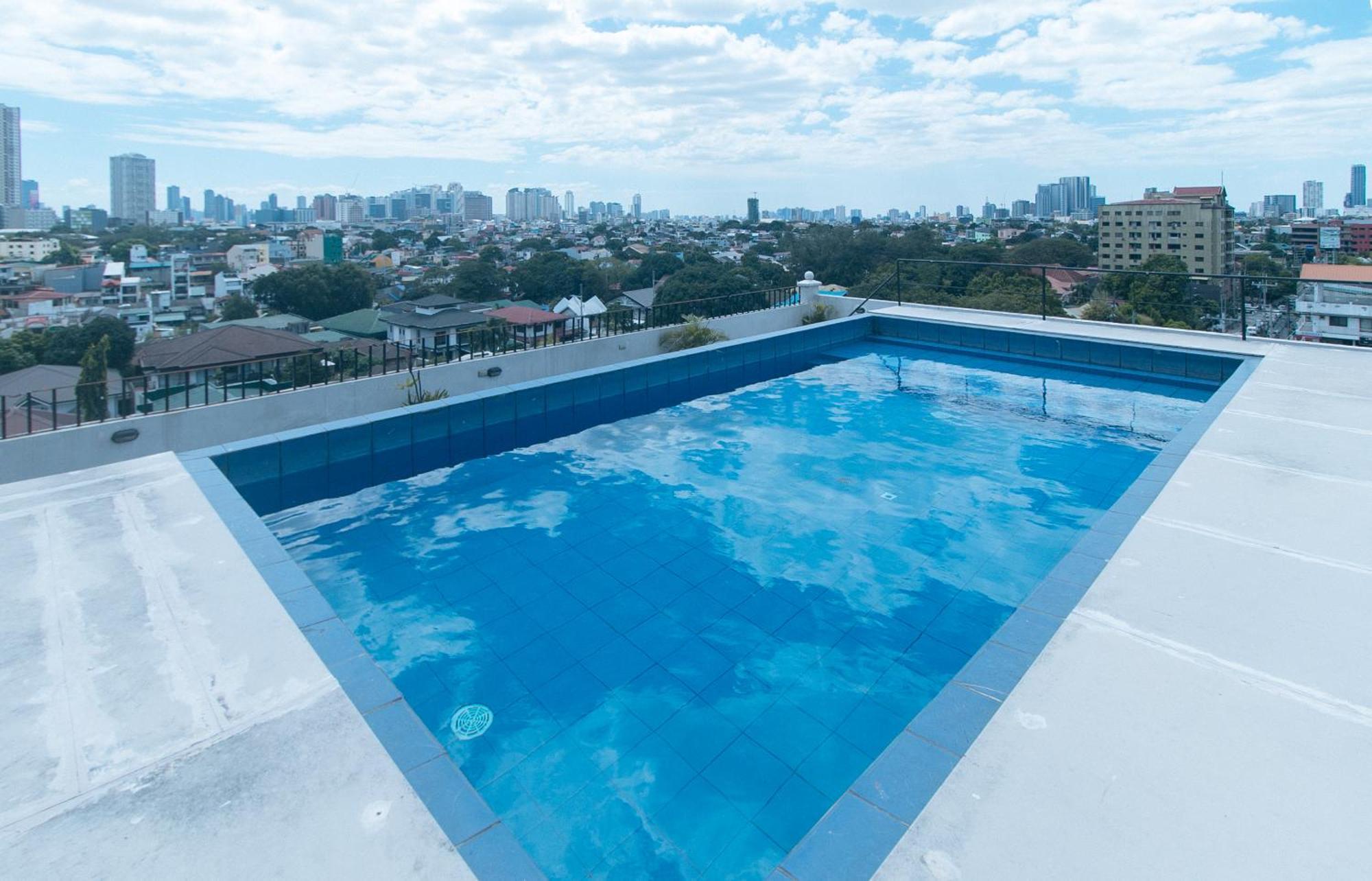 59 Xavierville By Reddoorz Cubao Bagian luar foto
